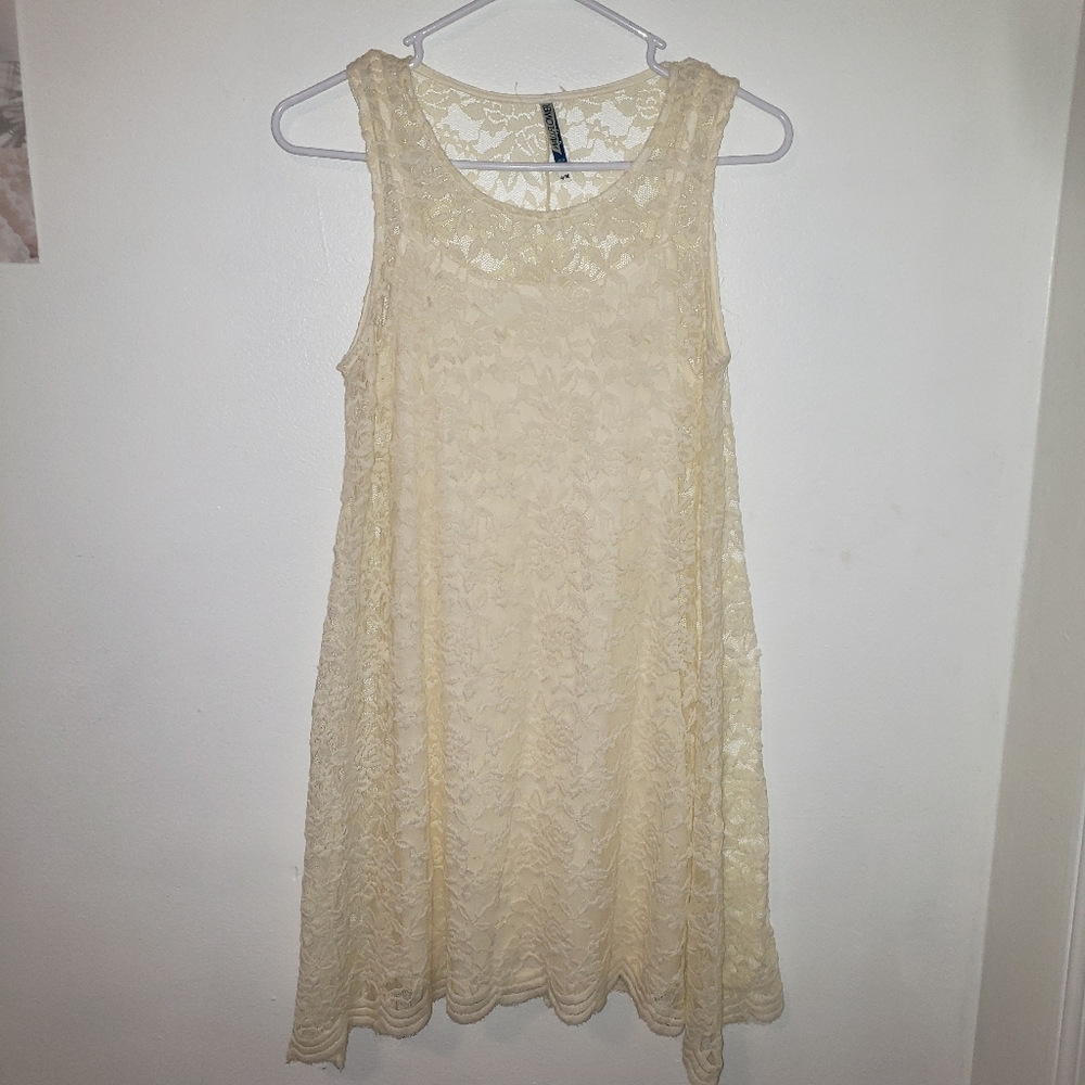 Cream Color Sleeveless Lace Dress
